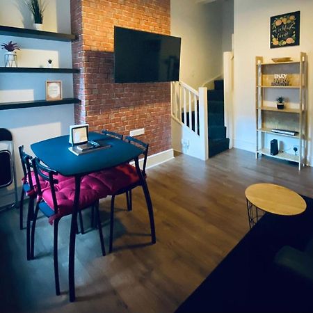 Large 4 Bedroom Home - Coventry City Centre Kültér fotó