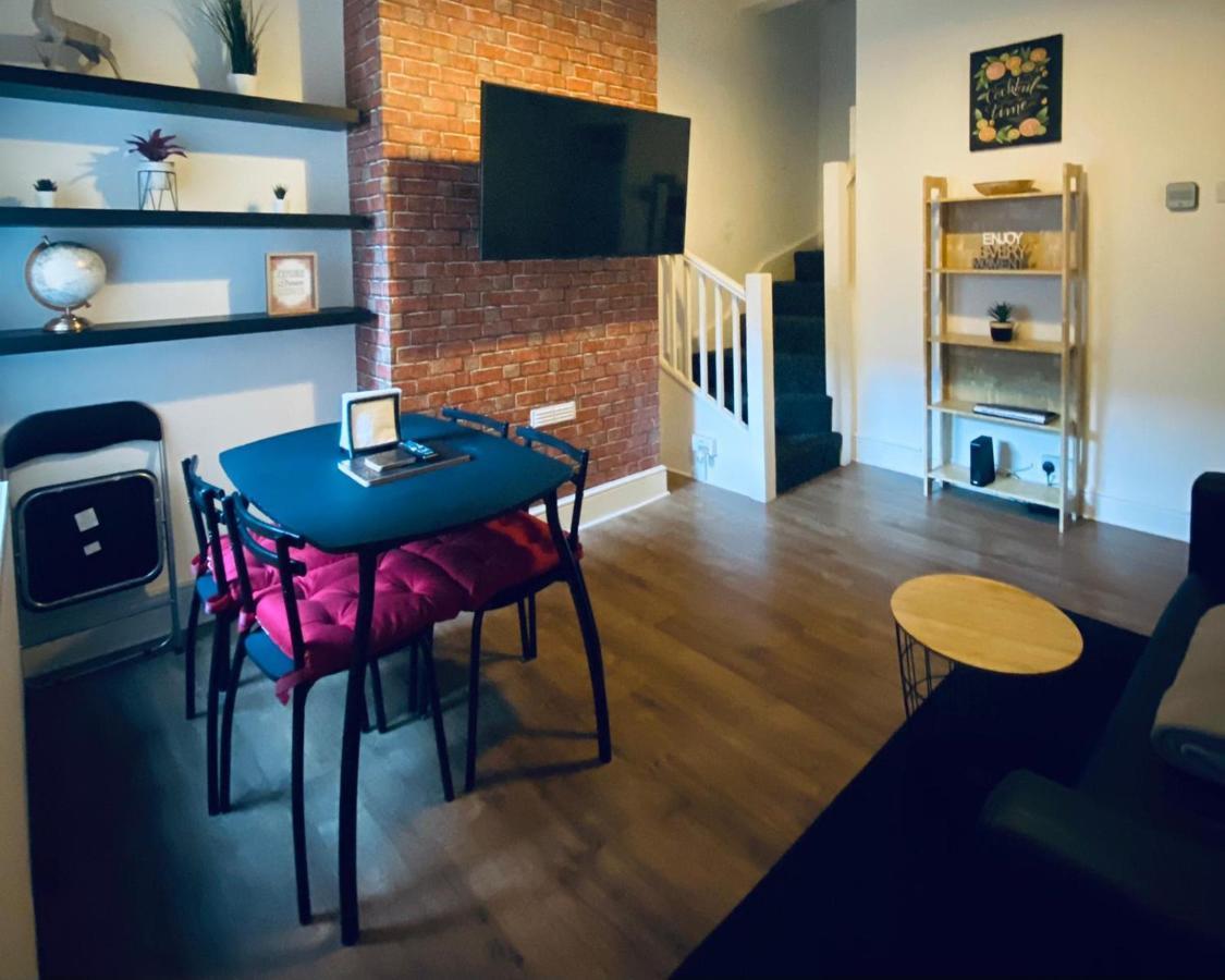 Large 4 Bedroom Home - Coventry City Centre Kültér fotó