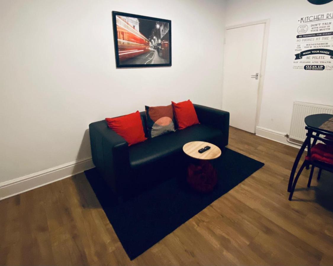 Large 4 Bedroom Home - Coventry City Centre Kültér fotó