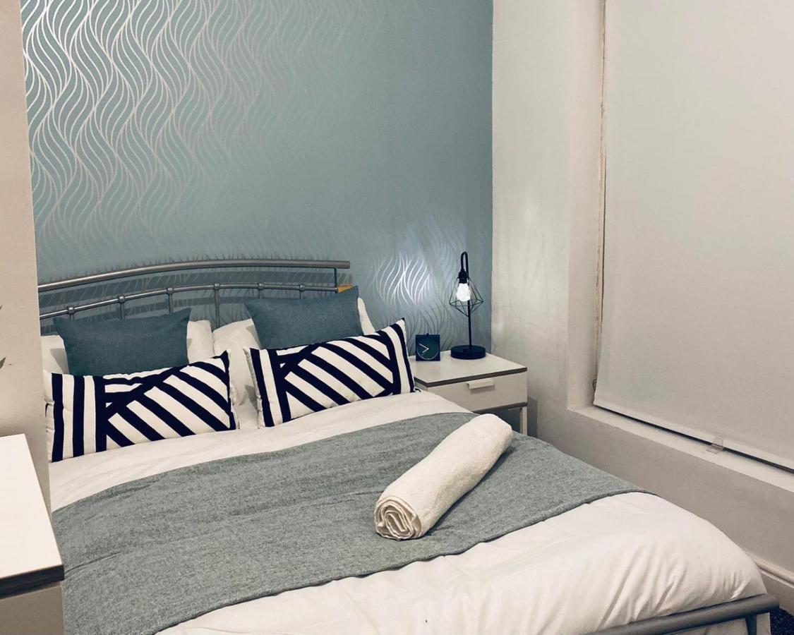 Large 4 Bedroom Home - Coventry City Centre Kültér fotó