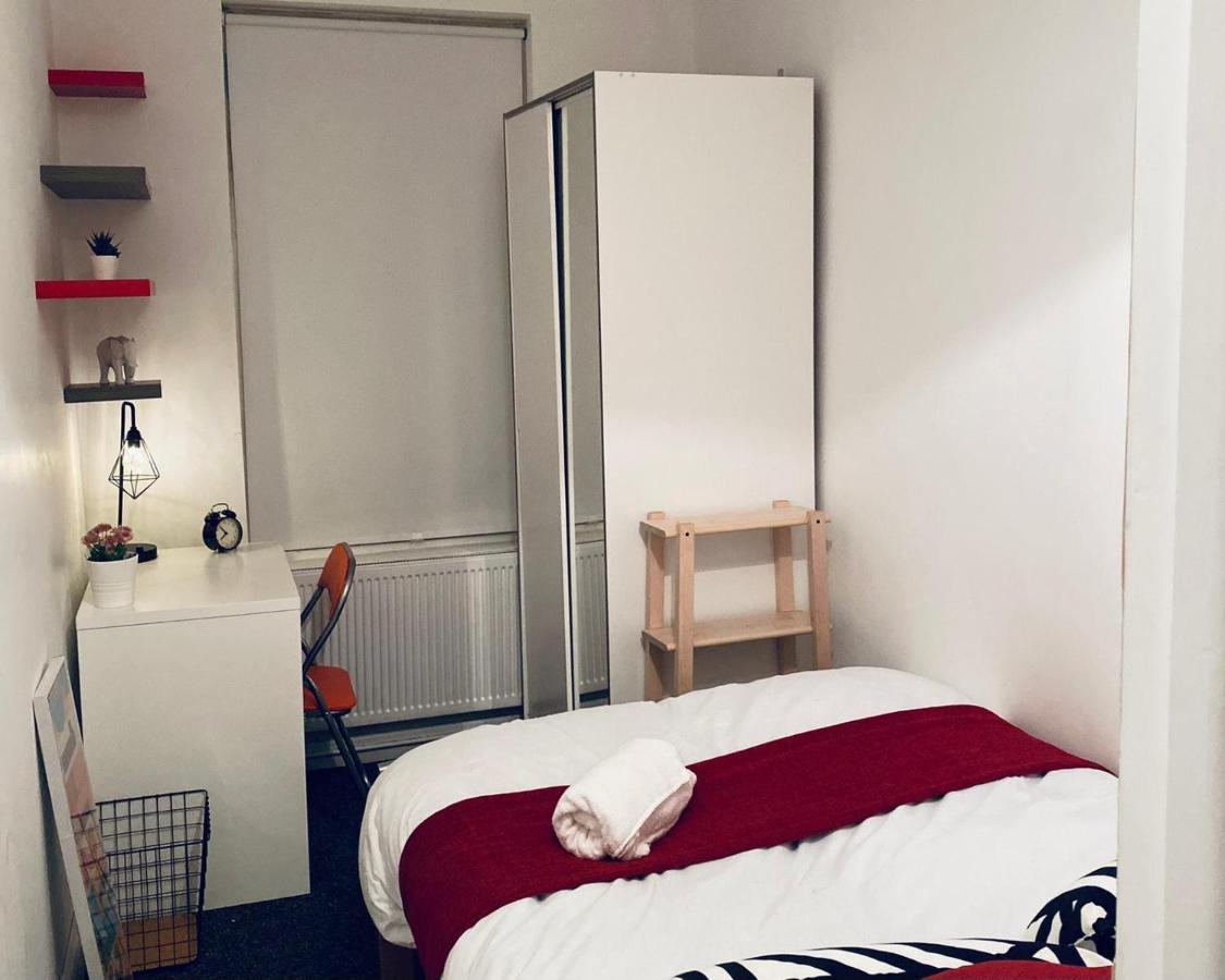 Large 4 Bedroom Home - Coventry City Centre Kültér fotó