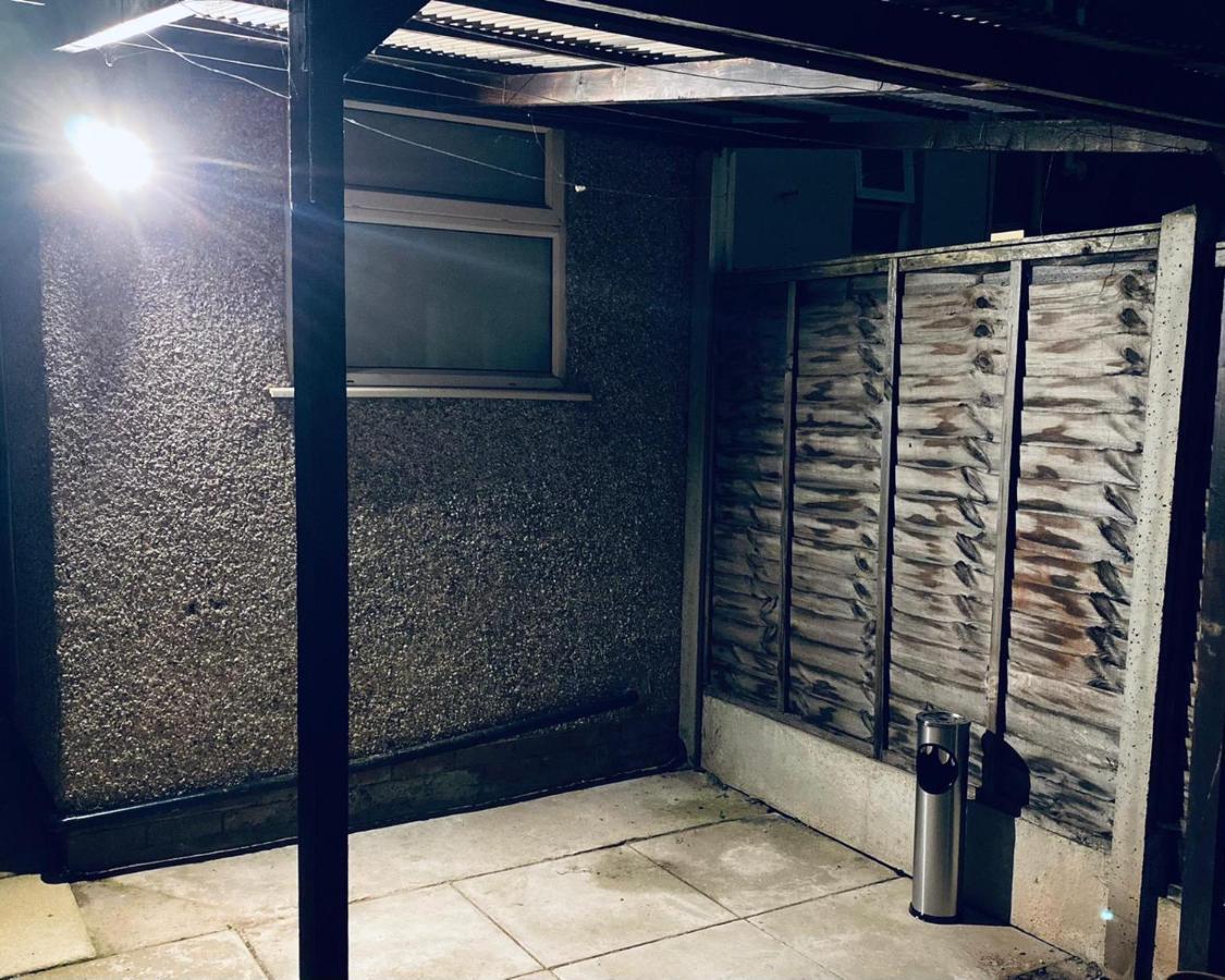 Large 4 Bedroom Home - Coventry City Centre Kültér fotó