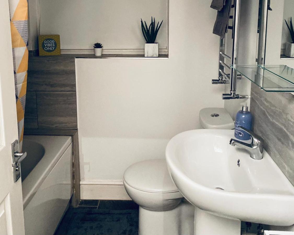 Large 4 Bedroom Home - Coventry City Centre Kültér fotó